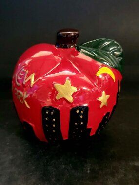VTG Ceramic Bank A Unique Design The Iconic New York City Apple With Twin Towers